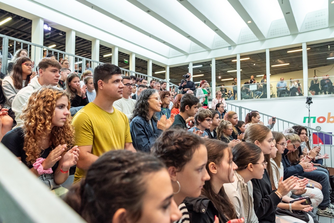 csillagkozi_kapcsolat (4).jpg